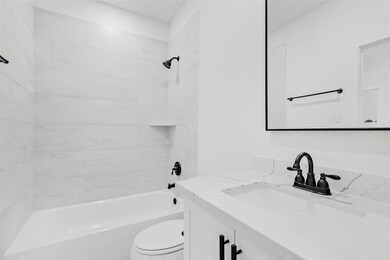 712 W Donovan St unit F, Houston, TX 77091 - photo 6