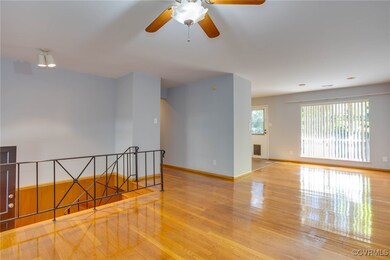 And dining area w/wood floors