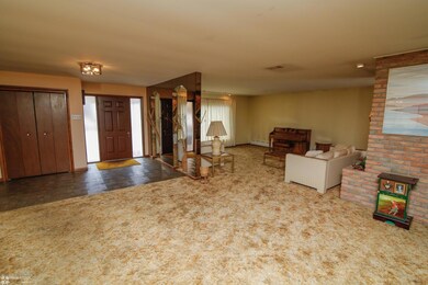 353 Chestnut St, Slatington, PA 18080 - photo 4