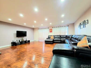 113 Highview Dr, Woodbridge, NJ 07095 - photo 6