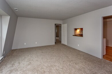 1110 E 6th St 9-7