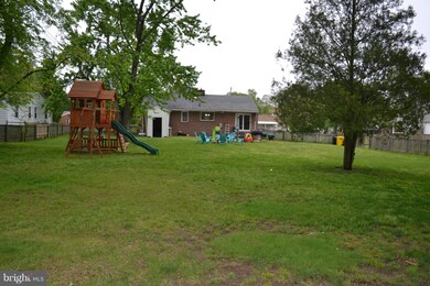 1211 Meadow View Rd, Pasadena, MD 21122 - photo 4