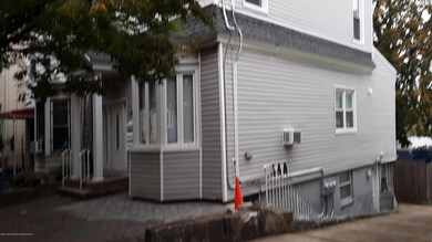205 van Duzer St, Staten Island, NY 10301 - photo 2