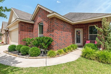 5183 Kendall Cove Ct, Alvin, TX 77511 - photo 3