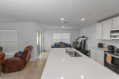 37357 Sharks Eye Ln, Zephyrhills, FL 33541 - photo 5