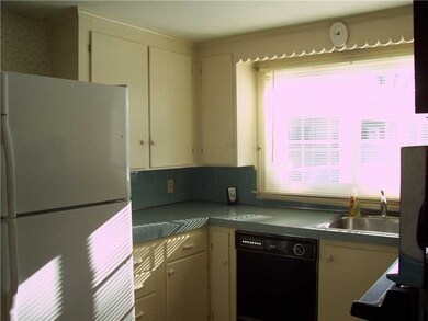 30 Pocahontas Dr, Warwick, RI 02888 - photo 5