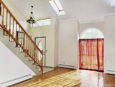 Foyer.