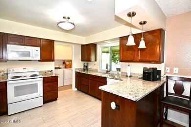 9822 W Oak Ridge Dr - 27 of 64