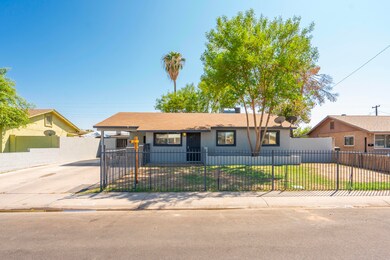 8217 W Trafalgar Ave, Phoenix, AZ 85033 - photo 5