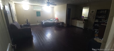 901 N Hopi St, Chouteau, OK 74337 - photo 3