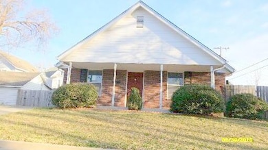 214 W Dewey St, Shawnee, OK 74801 - photo 3