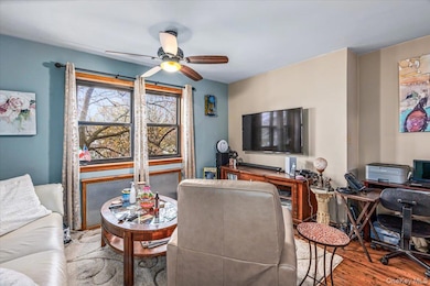 218-12 43rd Ave unit 2E, Bayside, NY 11361 - photo 4