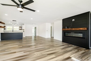 248 S 5th Ave, Beech Grove, IN 46107 - photo 5