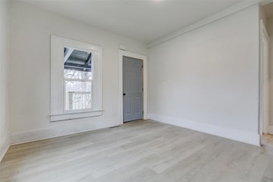 1946 Franklin Ave, Des Moines, IA 50314 - photo 3