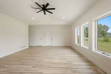 763 S 6th Ave, Columbus, NE 68601 - photo 2