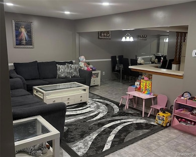 32756 Barclay Square, Warren, MI 48093 - photo 3