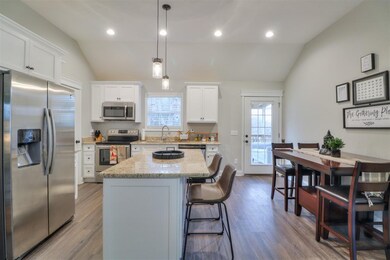 523 Deery St, Shelbyville, TN 37160 - photo 6