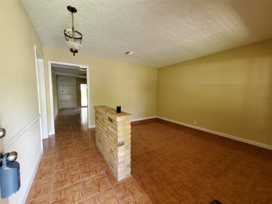 4303 Saratoga Dr, Houston, TX 77088 - photo 4