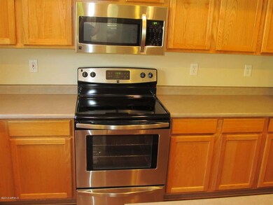 BRAND NEW STOVE & MICROWAVE