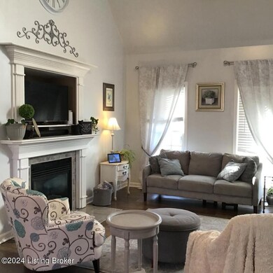 9103 Fox Chase Rd, Louisville, KY 40228 - photo 3