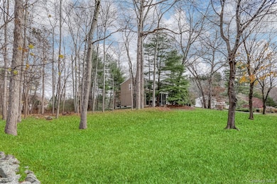 16 Kings Gate Rd, Suffern, NY 10901 - photo 2