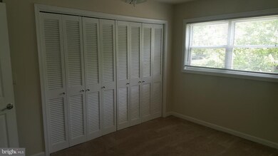 5908 Mustang Dr, Riverdale, MD 20737 - photo 7