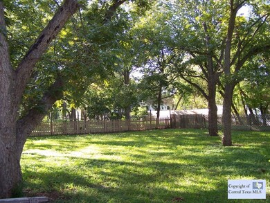 323 Mariposa St, San Marcos, TX 78666 - photo 2