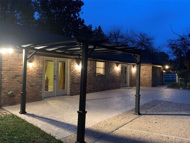 1402 Baker Dr, Tomball, TX 77375 - photo 5