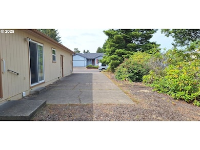 3890 Spruce St, Florence, OR 97439 - photo 6