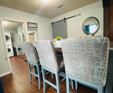 202 N Riverside Dr, Fort Worth, TX 76111 - photo 3