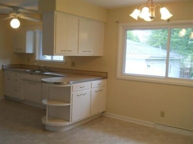 3048 Lincoln St, Highland, IN 46322 - photo 5