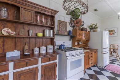 1306 W Woodard St, Denison, TX 75020 - photo 5