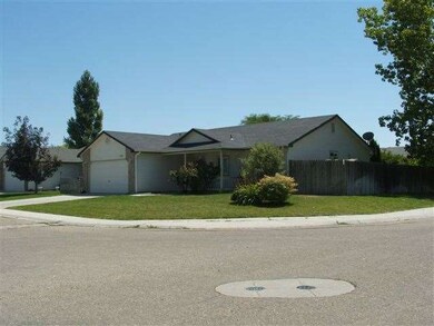 727 Teton Dr, Nampa, ID 83686 - photo 2