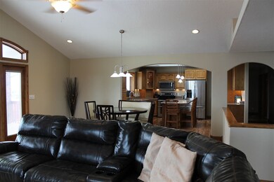 631 E Kabec Rd, North Platte, NE 69101 - photo 6