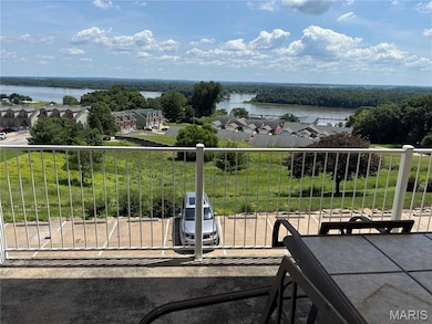 401 Timber Ridge Dr unit 16, Grafton, IL 62037 - photo 2