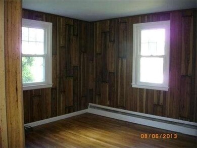 109 Cheyenne Rd, Springfield, MA 01109 - photo 3