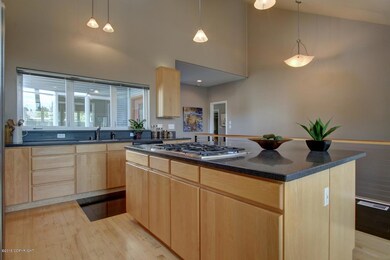 Window walls even in the kitchen