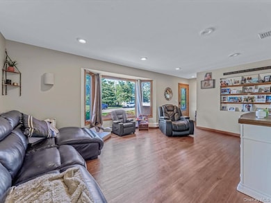 4 Whitebirch Ln, ComMacK, NY 11725 - photo 3