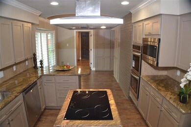 1008 Michael Sean Ct, Bedford, TX 76021 - photo 5