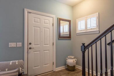 912 Carpenter St Entrance