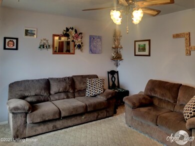 9114 Lantana Dr, Louisville, KY 40229 - photo 7