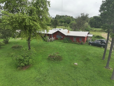 1045 Sycamore St, Cabool, MO 65689 - photo 3