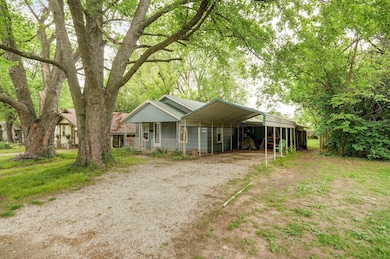 1656 N Hayes Ave-2