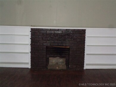 Fireplace w shelves in living room