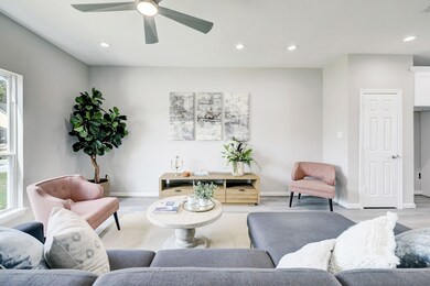 8315 James Franklin St, Houston, TX 77088 - photo 4