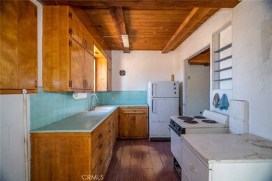 1676 Avalon Ave, Yucca Valley, CA 92284 - photo 7