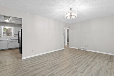 1119 Bundy St, Des Moines, IA 50315 - photo 3