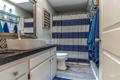 211 S Valley Dr, Nampa, ID 83686 - photo 3