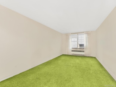 Stratton CoOp unit 6C, Bronx, NY 10460 - photo 4