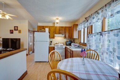 20 1/2 Buck St, Woburn, MA 01801 - photo 5
